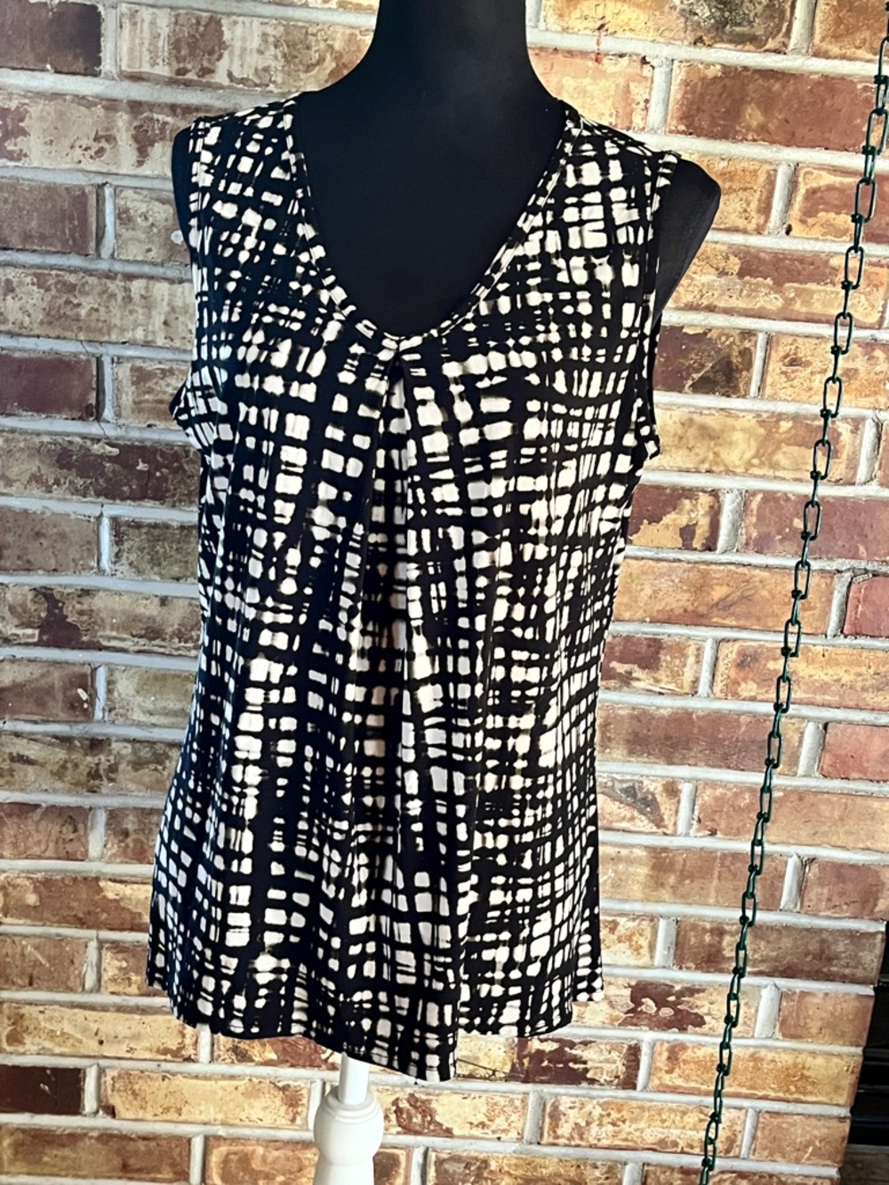 Roz & Ali sleeveless top